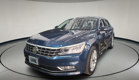 Volkswagen • Passat