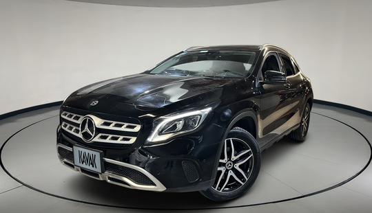 Mercedes Benz • Clase GLA
