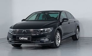 Volkswagen • Passat