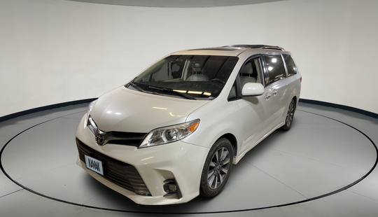 Toyota • Sienna