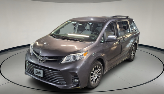 Toyota • Sienna