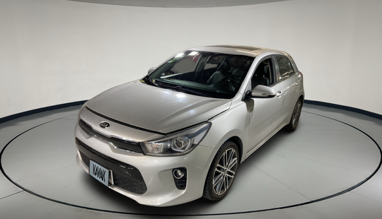 2018 • 75,000 km • Automático