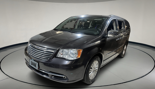 Chrysler • Town & Country