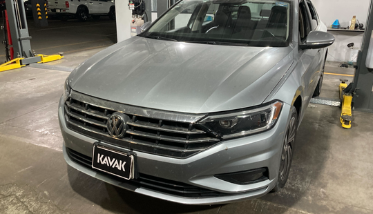 Volkswagen • Jetta