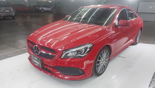 Mercedes Benz • Clase CLA