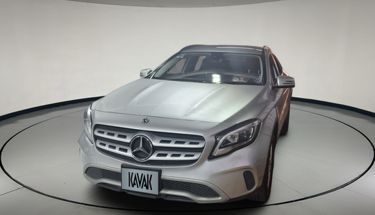 Mercedes Benz • Clase GLA