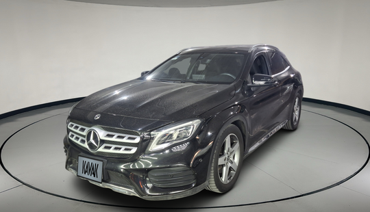 Mercedes Benz • Clase GLA