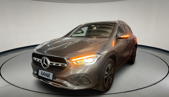 Mercedes Benz • Clase GLA