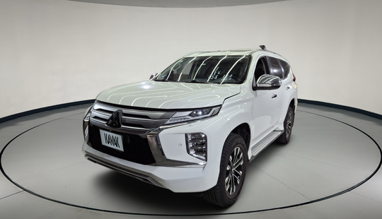 Mitsubishi • Montero