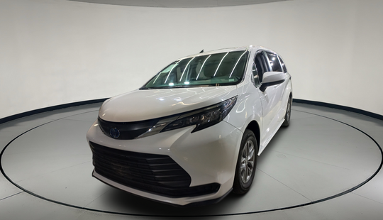Toyota • Sienna