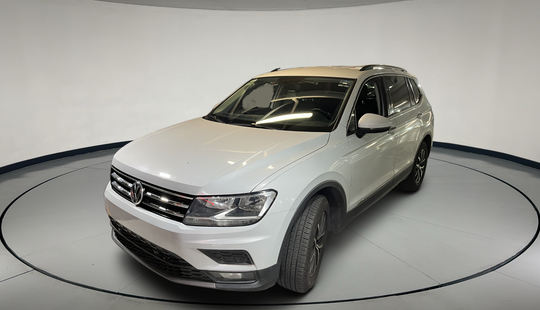 Volkswagen • Tiguan