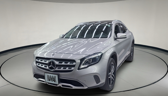 Mercedes Benz • Clase GLA