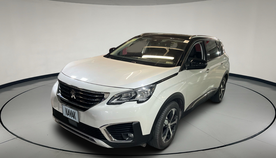Peugeot • 5008