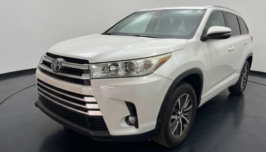 Toyota • Highlander