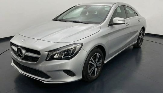 Mercedes Benz • Clase CLA