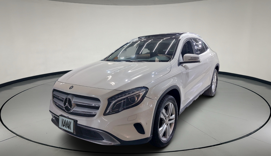 Mercedes Benz • Clase GLA