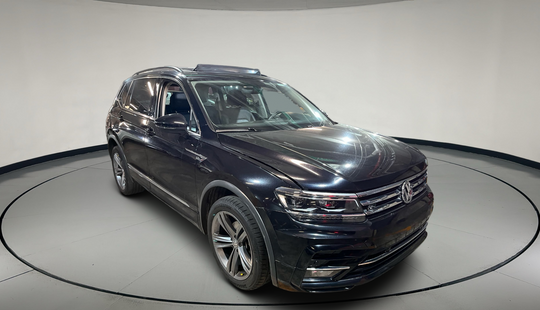 Volkswagen • Tiguan
