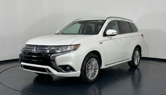 Mitsubishi • Outlander