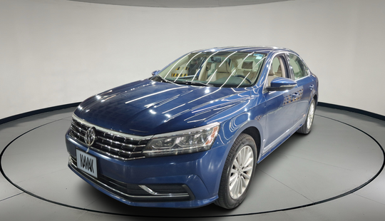 Volkswagen • Passat