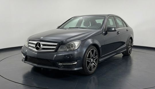 Mercedes Benz • Clase C