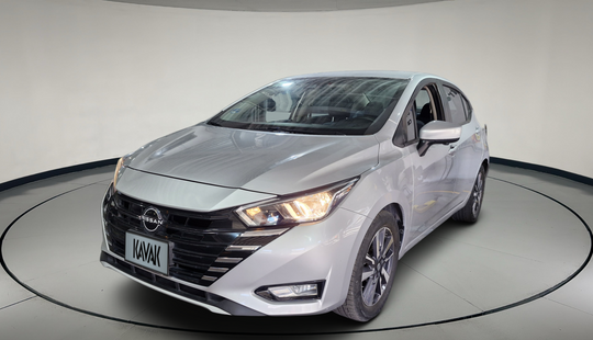 Nissan • Versa