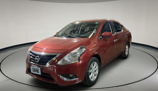 Nissan • Versa