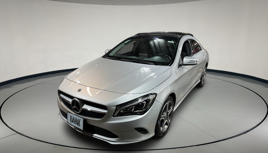 Mercedes Benz • Clase CLA