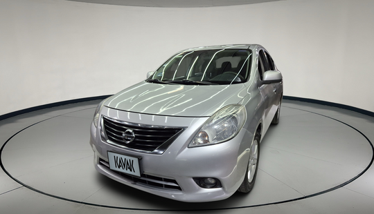 Nissan • Versa