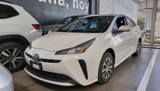 Toyota • Prius
