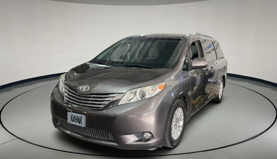 Toyota • Sienna