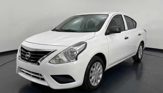 Nissan • Versa