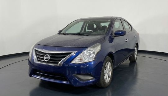 Nissan • Versa