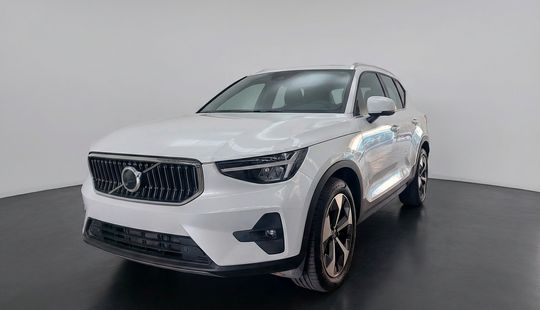 Volvo • XC40