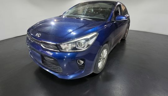 2018 • 78,071 km • Automático