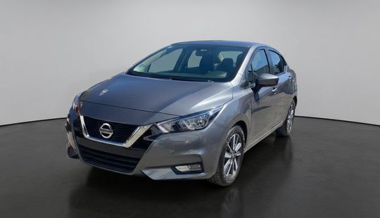 Nissan • Versa