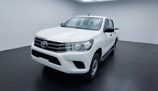 Toyota • Hilux