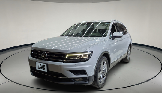 Volkswagen • Tiguan