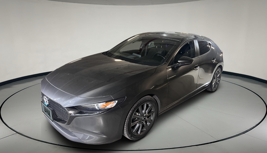 2021 • 40,299 km • Automático