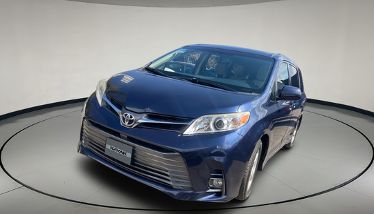 Toyota • Sienna