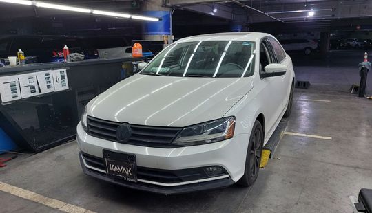 Volkswagen • Jetta