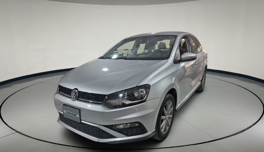 Volkswagen • Vento