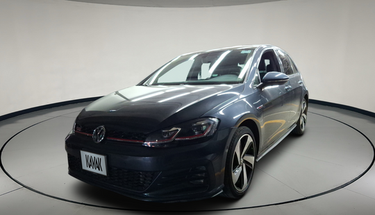 Volkswagen • Golf
