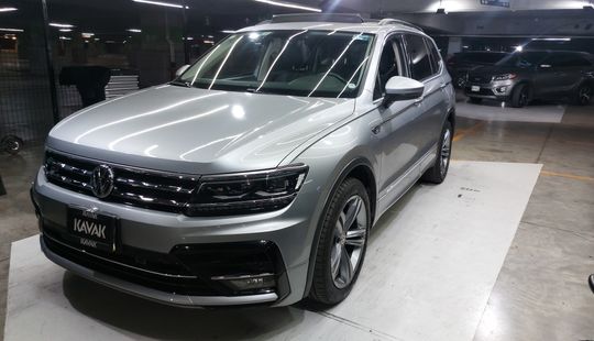 Volkswagen • Tiguan