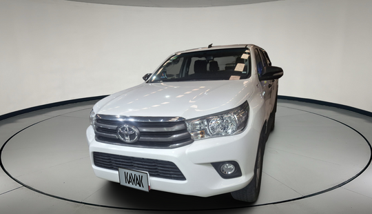 Toyota • Hilux