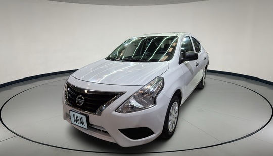 Nissan • Versa