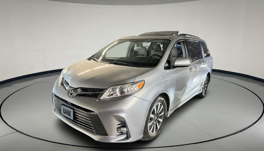 Toyota • Sienna
