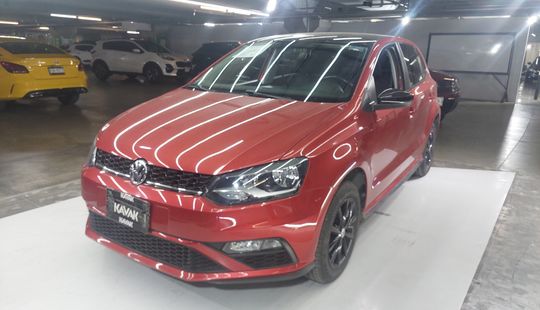 Volkswagen • Polo