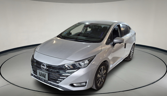 Nissan • Versa