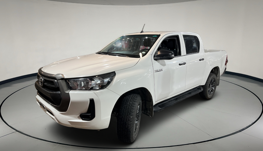 Toyota • Hilux