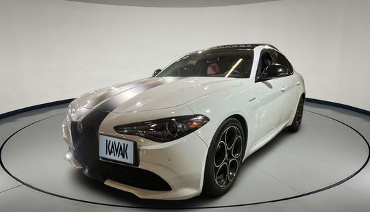 Alfa Romeo • Giulia